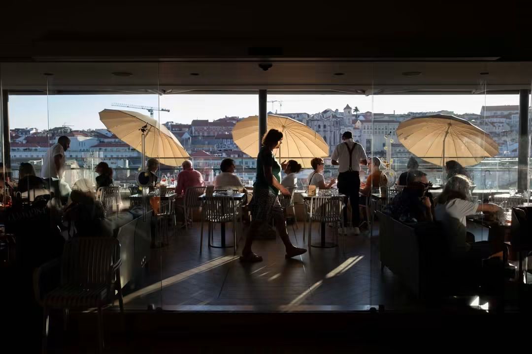 10 ROOFTOPS IN LISBON WITH INCREDIBLE VIEWS